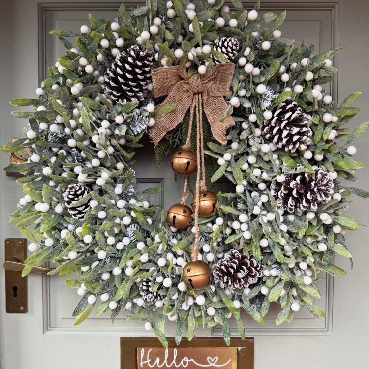 Mistletoe Magic ( 2 week lead time )